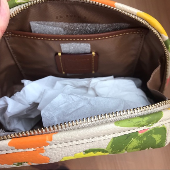 🌸🍃Coach Julienne Cosmetic Case 17 With Floral Print - Picture 6 of 11